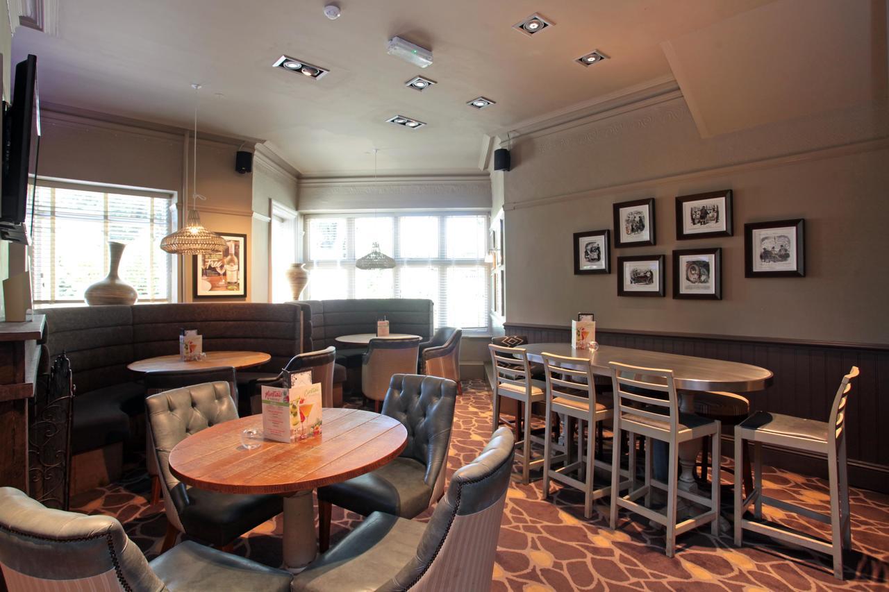 Bear Inn, Somerset By Marston'S Inns Street Exterior photo